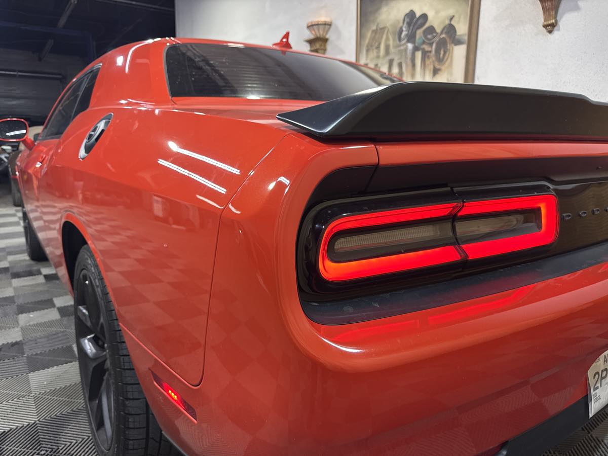 2022 Dodge Challenger SXT photo 9
