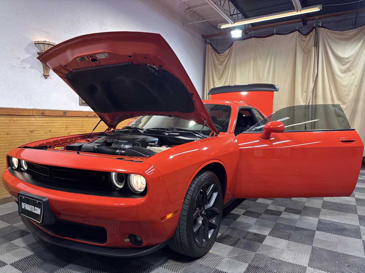 2022 Dodge Challenger SXT photo 11
