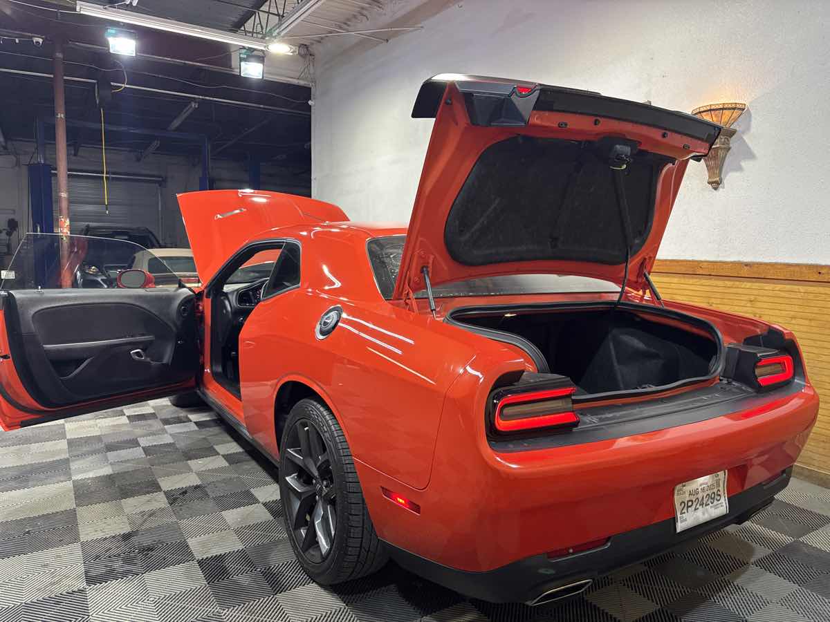 2022 Dodge Challenger SXT - Photo 14