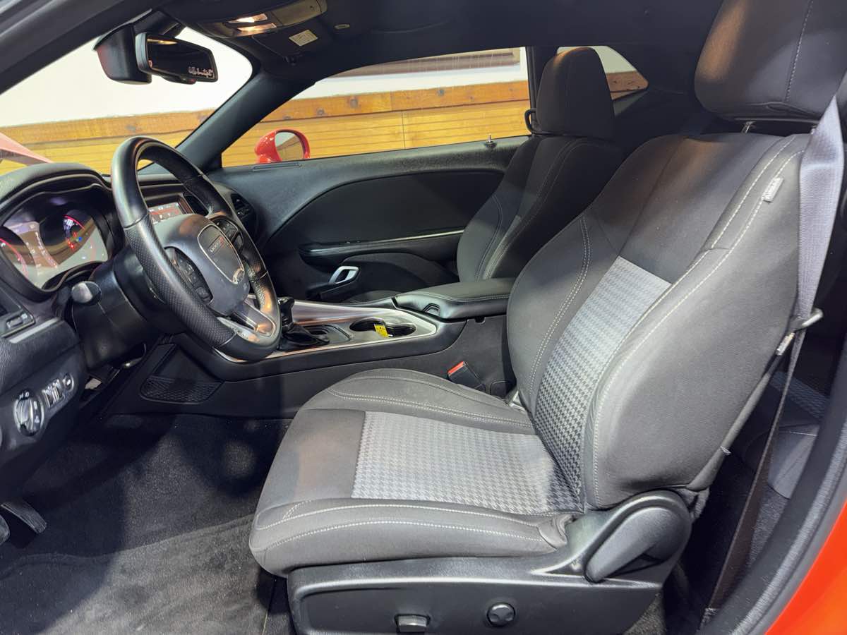 2022 Dodge Challenger SXT - Photo 17