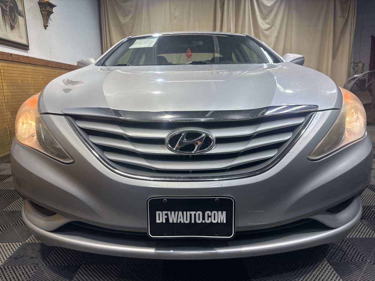 2012 Hyundai Sonata GLS photo 3