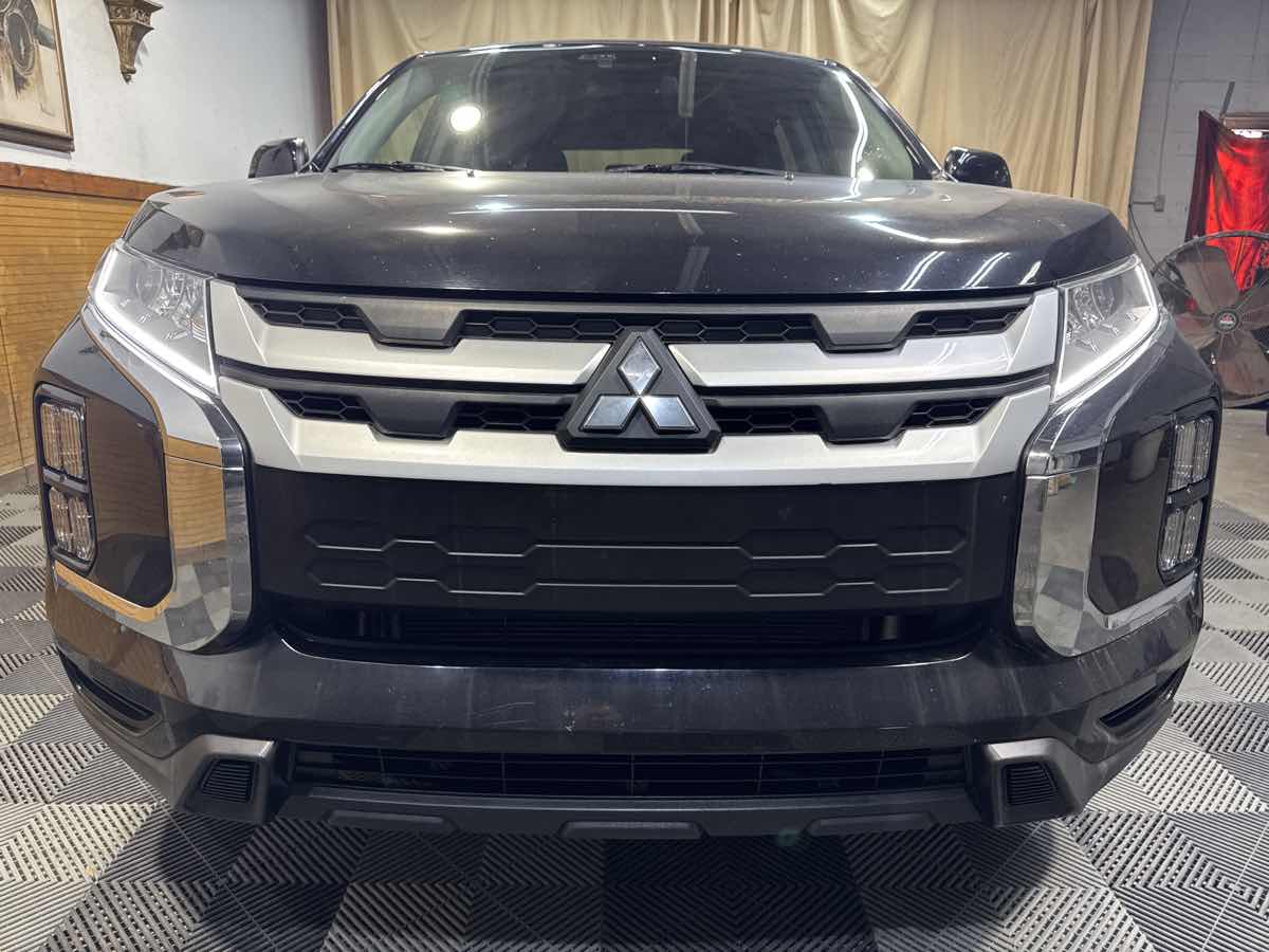 2022 Mitsubishi Outlander Sport ES photo 2