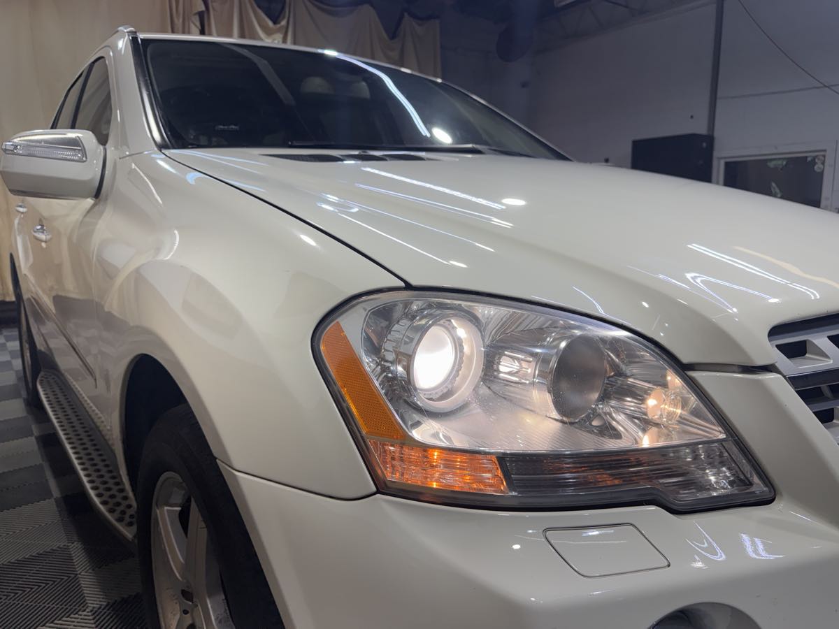 2010 Mercedes Benz ML 550 4MATIC photo 4