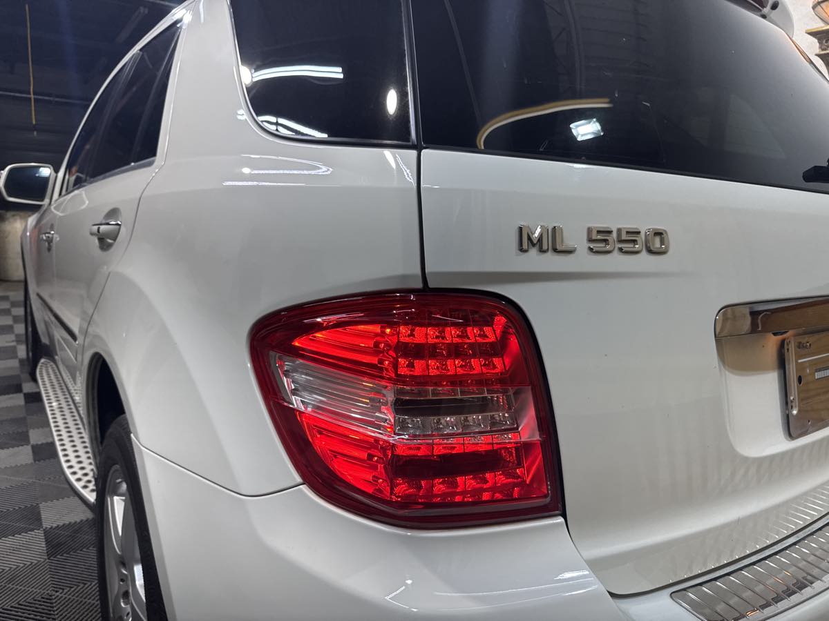 2010 Mercedes Benz ML 550 4MATIC photo 6
