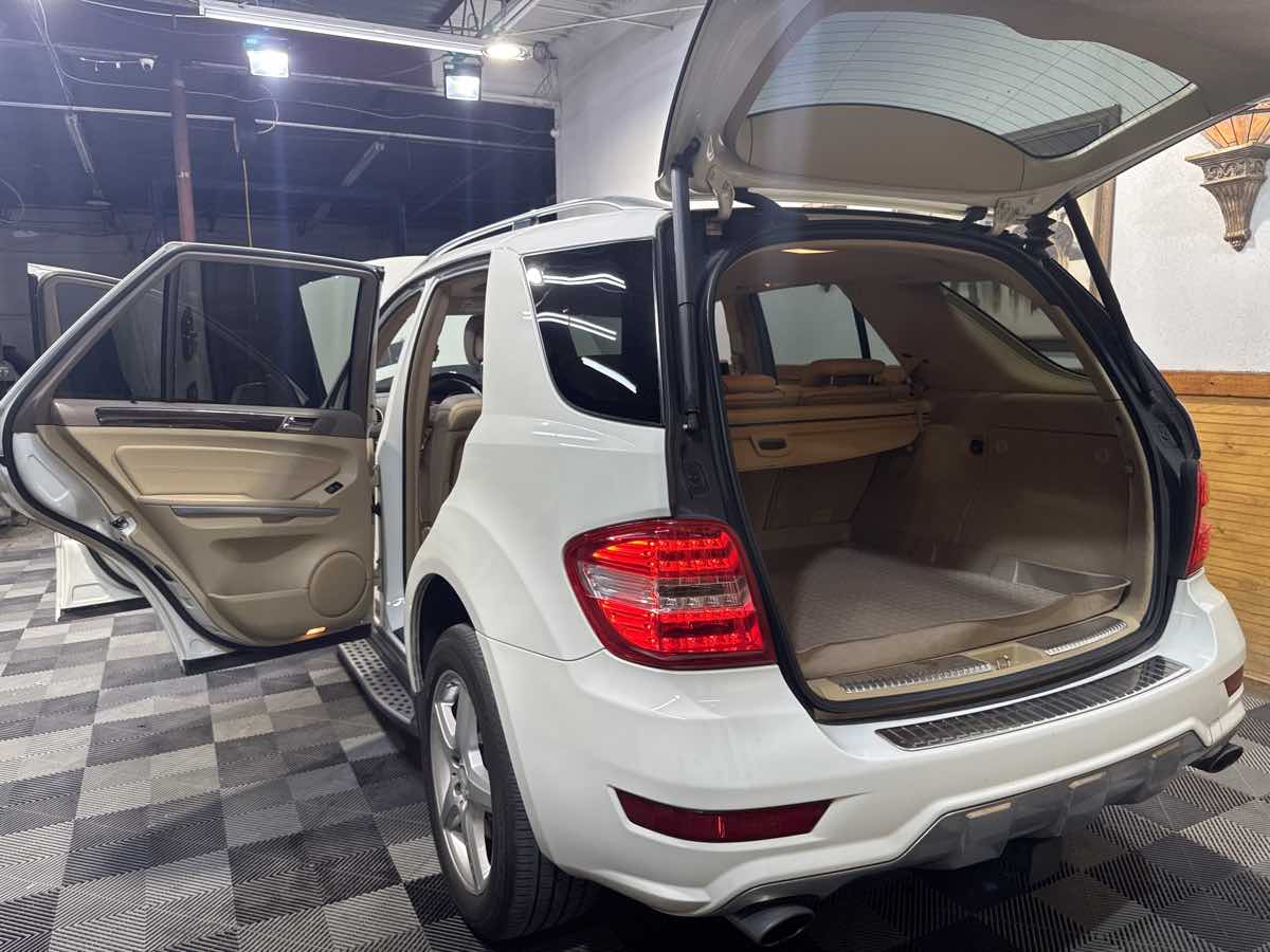 2010 Mercedes Benz ML 550 4MATIC photo 10