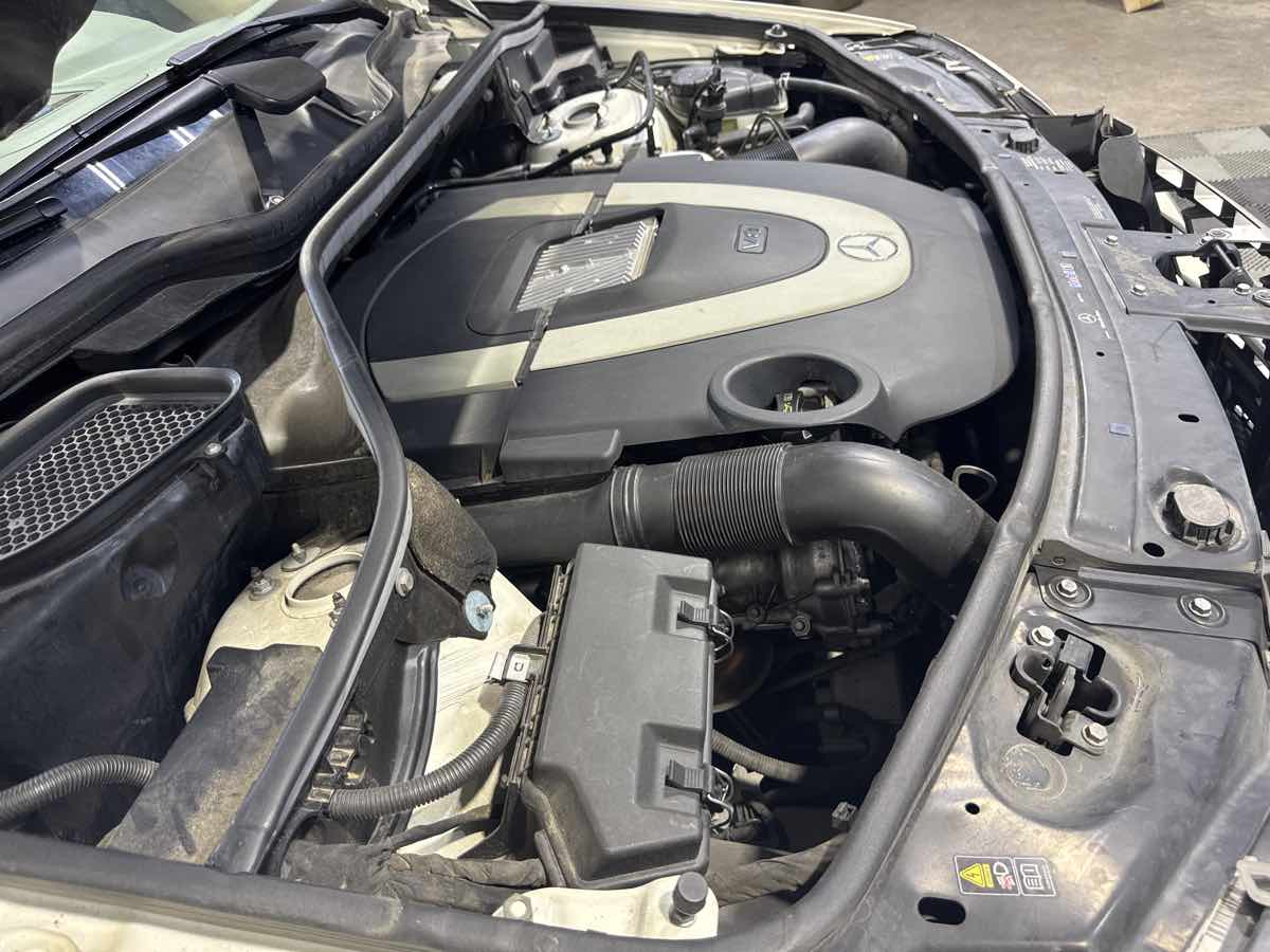 2010 Mercedes Benz ML 550 4MATIC photo 24
