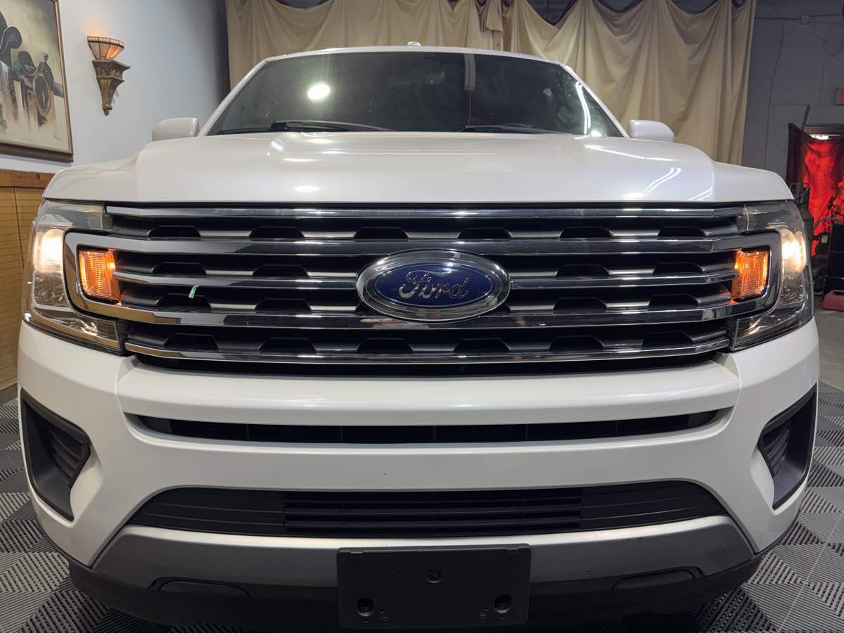 2019 Ford Expedition XLT photo 3