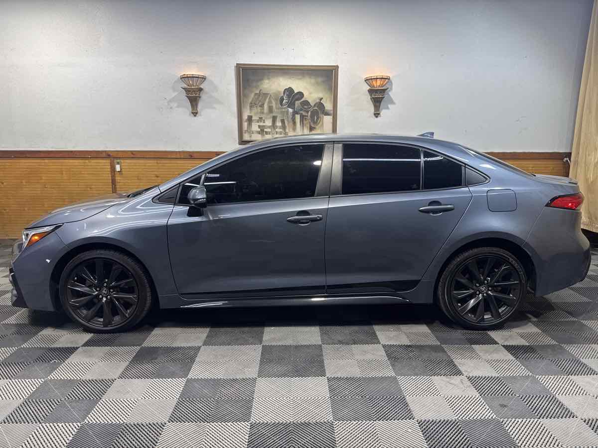 2023 Toyota Corolla SE photo 2