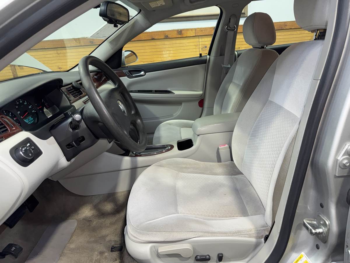 2007 Chevrolet Impala LS photo 13