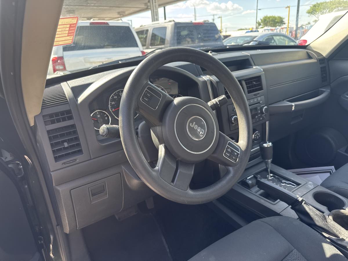 2011 Jeep Liberty Sport photo 5
