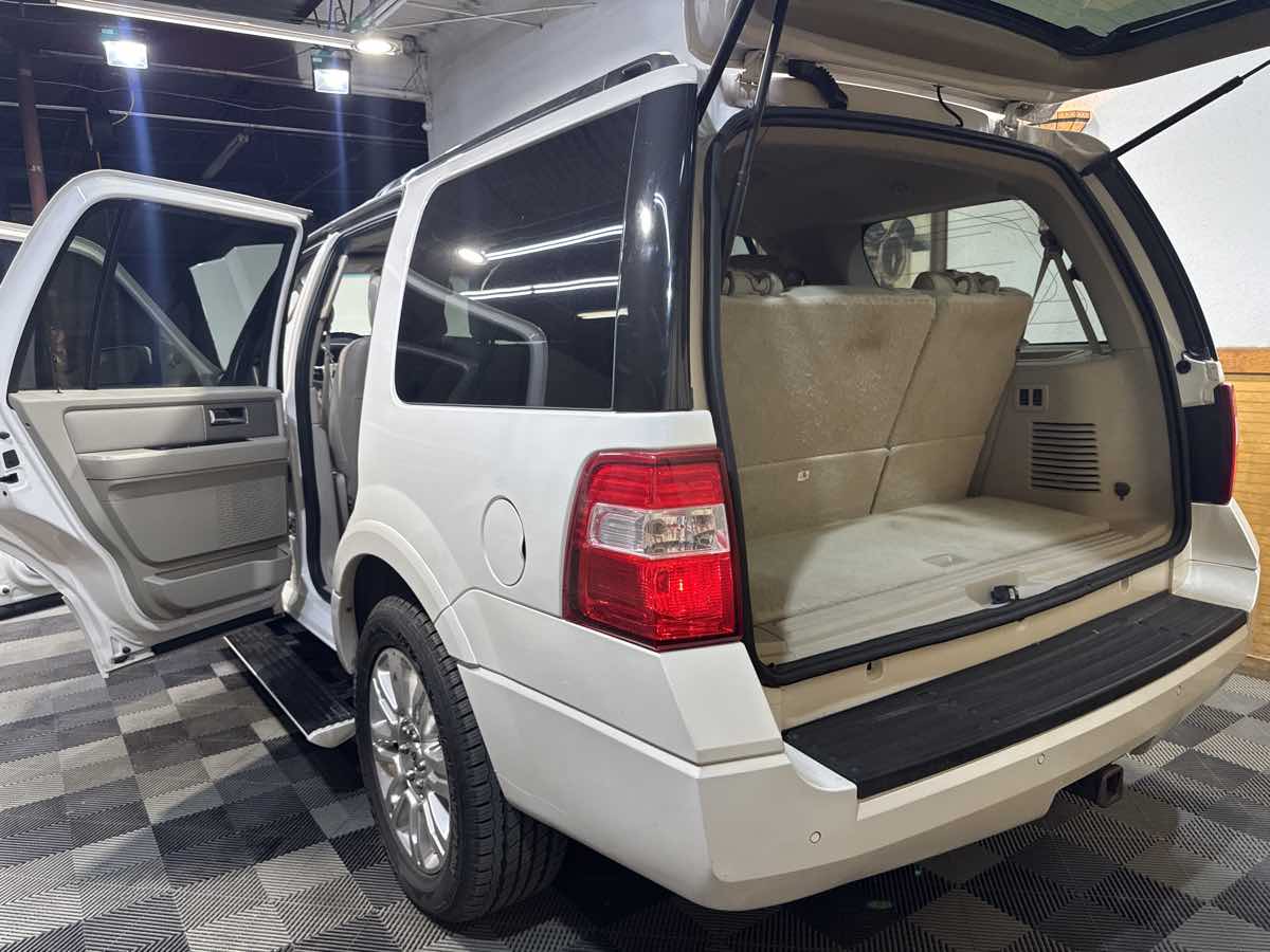 2014 Ford Expedition Limited photo 13