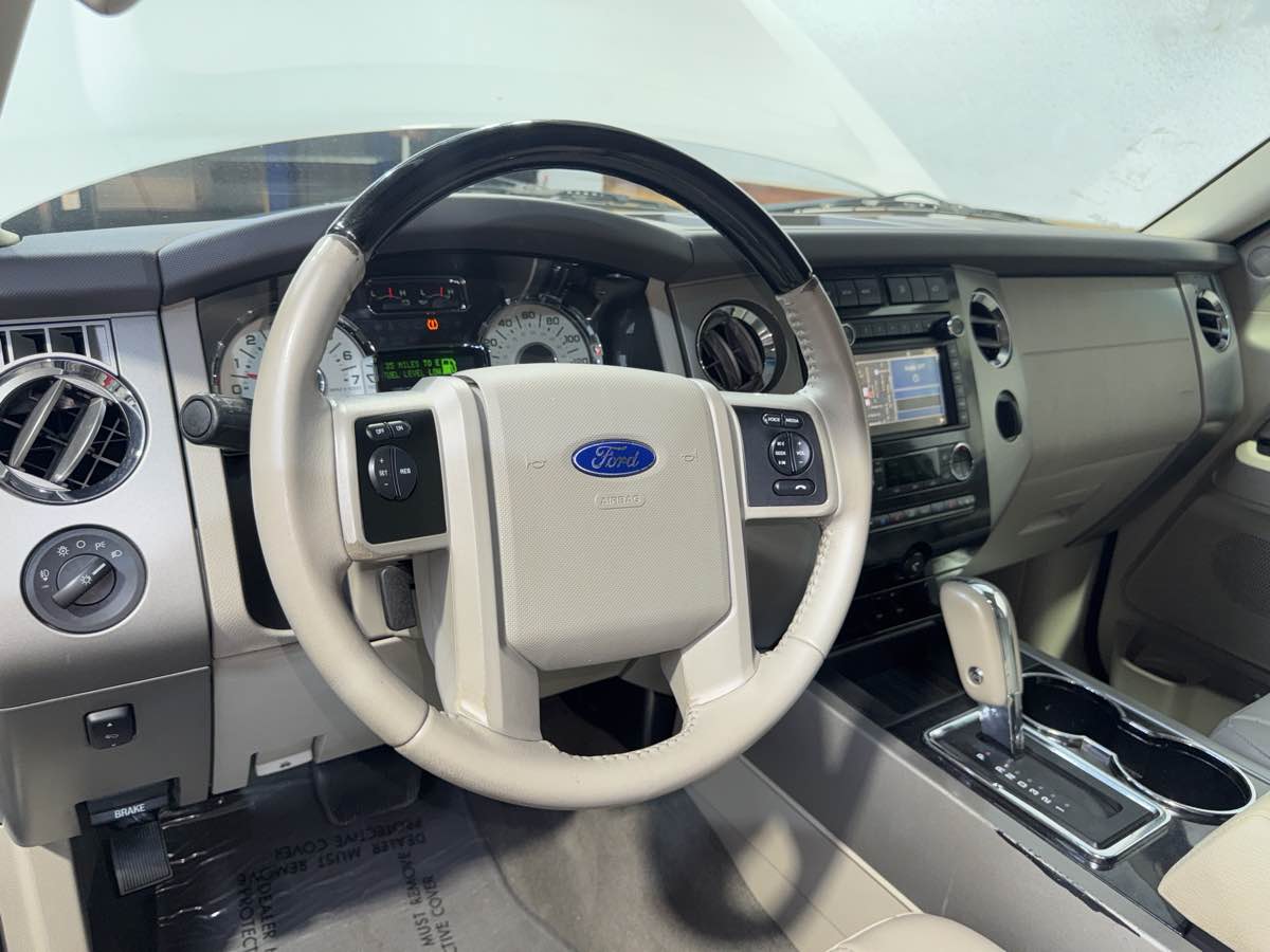 2014 Ford Expedition Limited photo 17