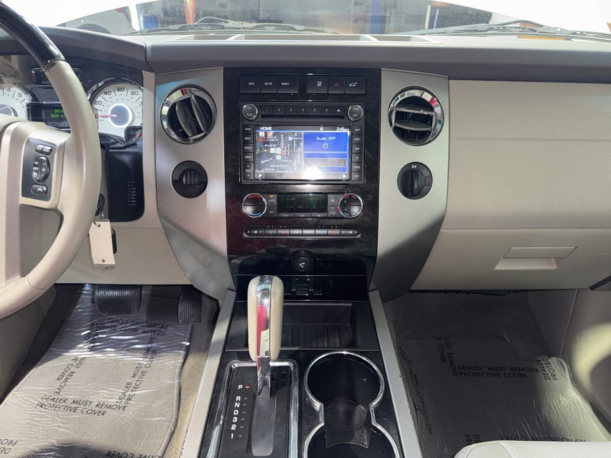 2014 Ford Expedition Limited photo 19