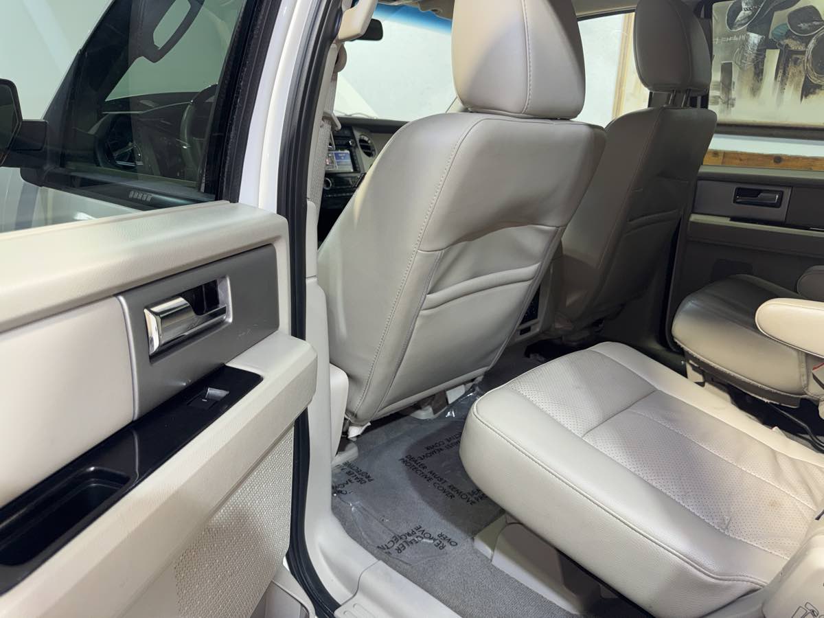 2014 Ford Expedition Limited photo 21