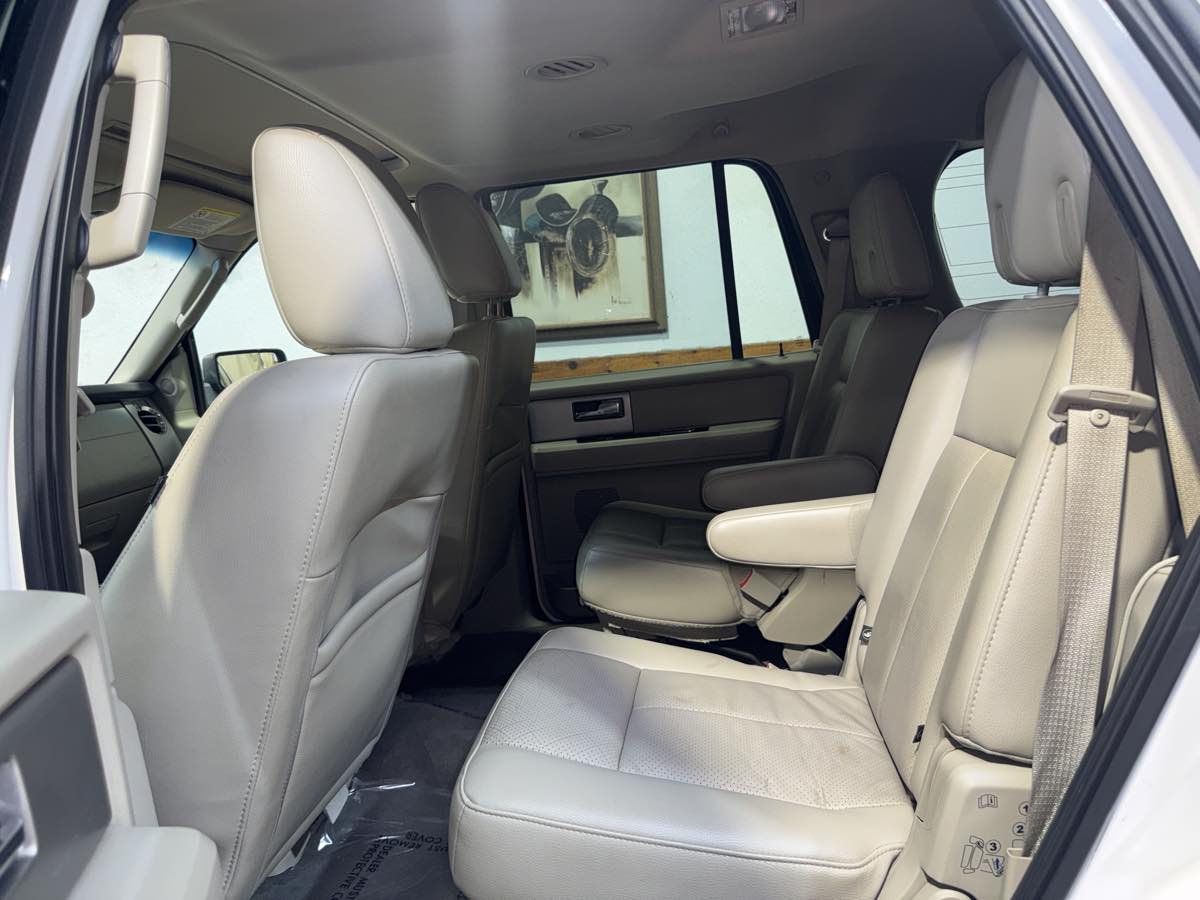 2014 Ford Expedition Limited photo 22