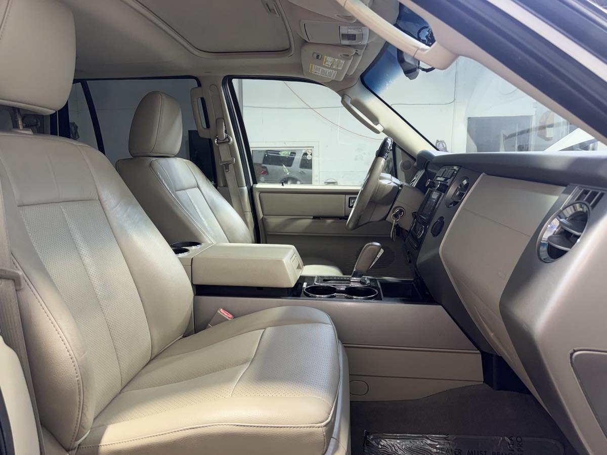 2014 Ford Expedition Limited photo 27