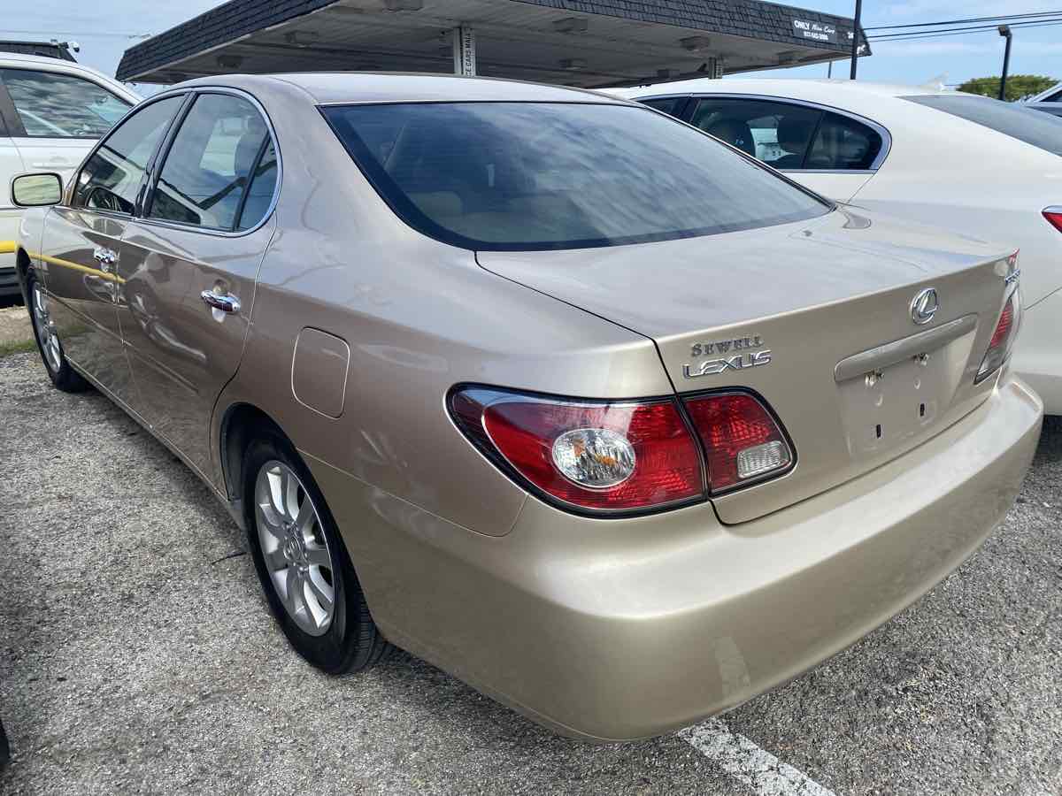 2004 Lexus ES 330 photo 3
