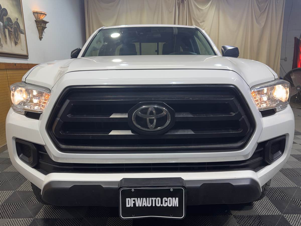 2020 Toyota Tacoma SR photo 3