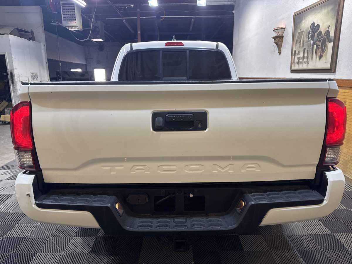 2020 Toyota Tacoma SR photo 4