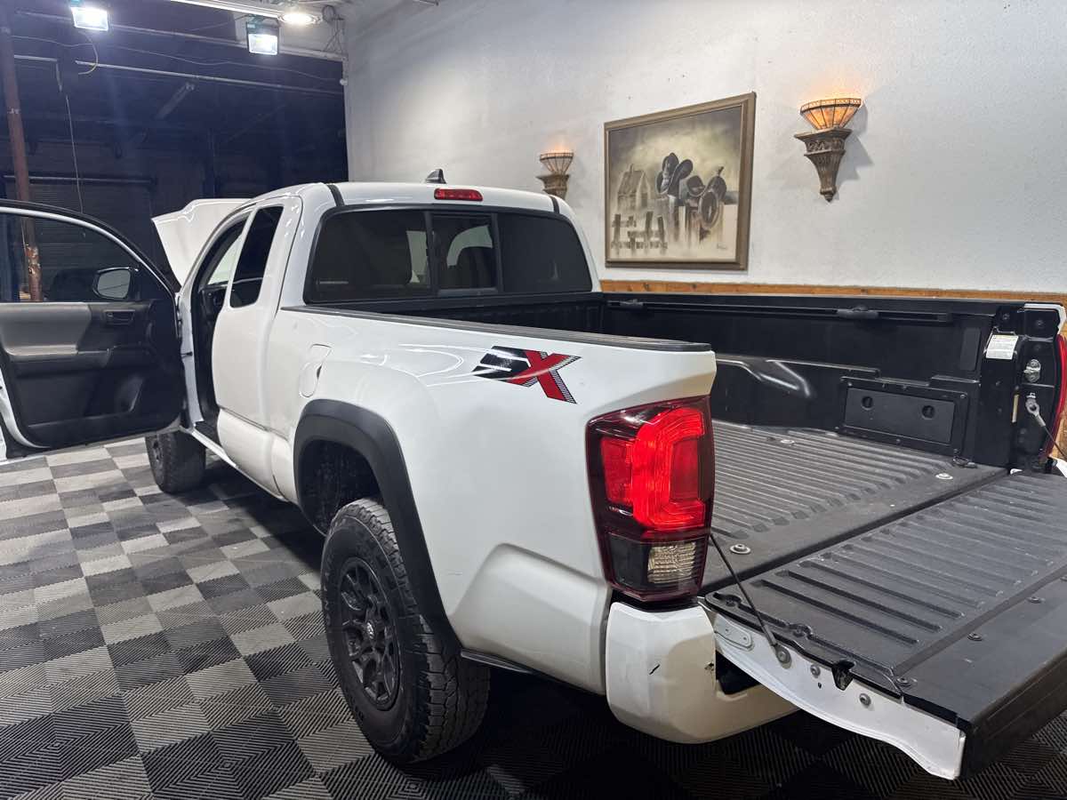 2020 Toyota Tacoma SR photo 13