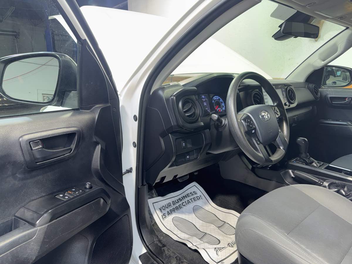 2020 Toyota Tacoma SR photo 15
