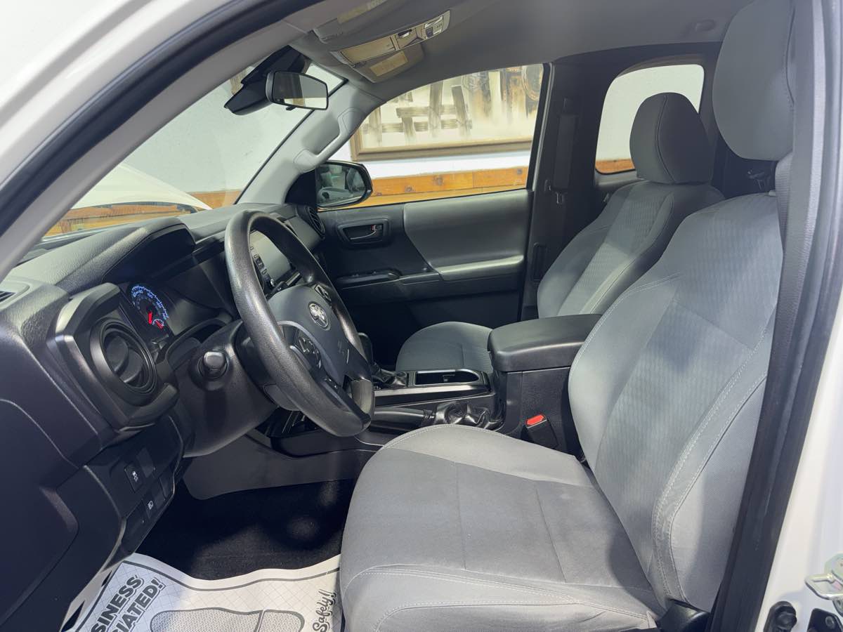 2020 Toyota Tacoma SR photo 16