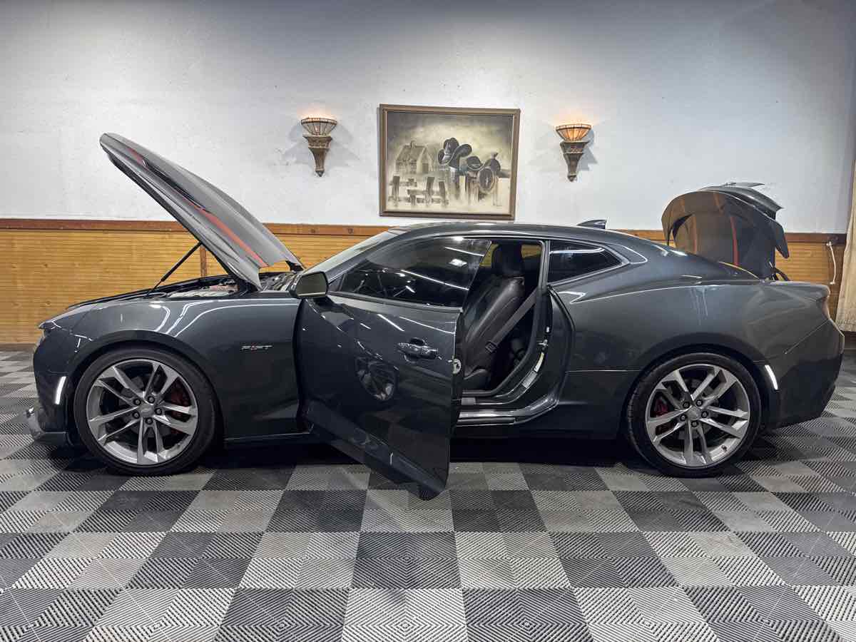 2017 Chevrolet Camaro 2SS photo 12