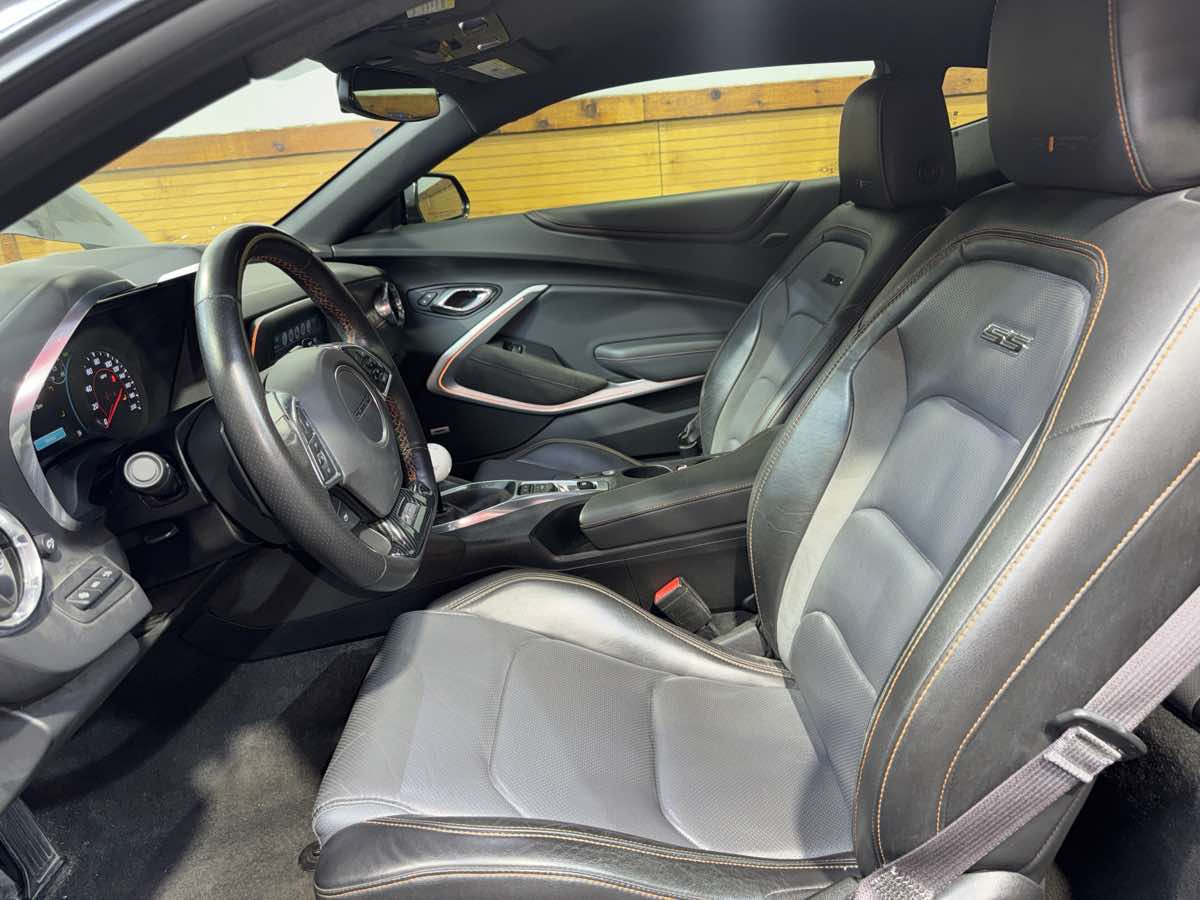 2017 Chevrolet Camaro 2SS photo 15