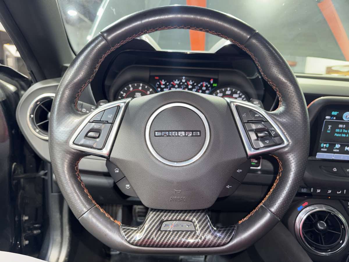 2017 Chevrolet Camaro 2SS photo 17