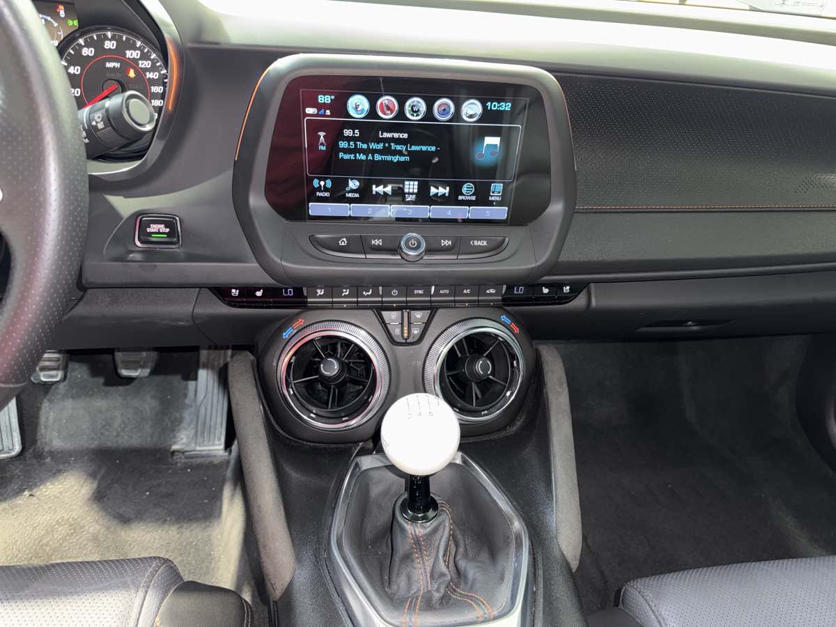 2017 Chevrolet Camaro 2SS photo 19