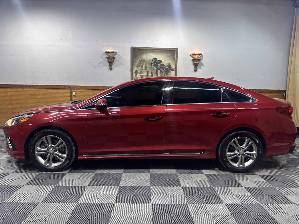 2019 Hyundai Sonata Sport photo 2