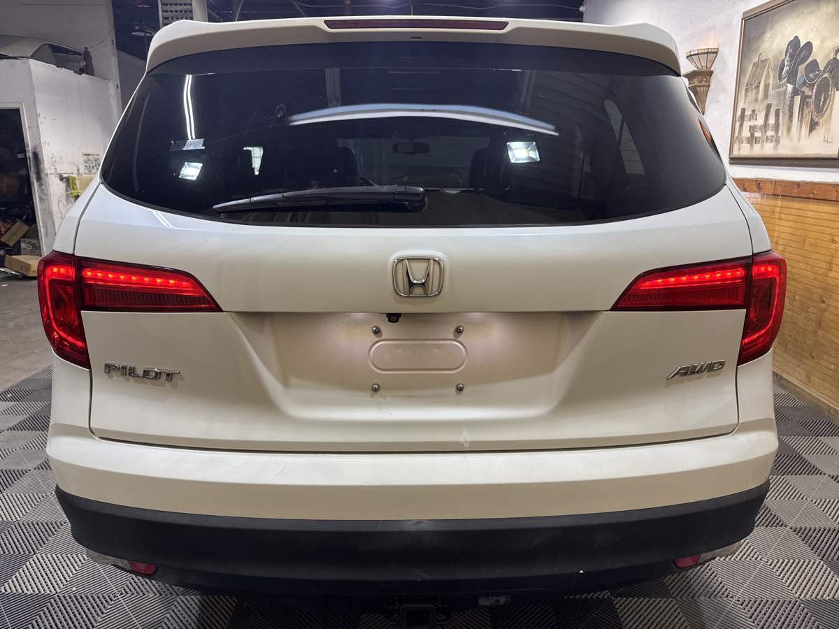 2016 Honda Pilot EX-L photo 3