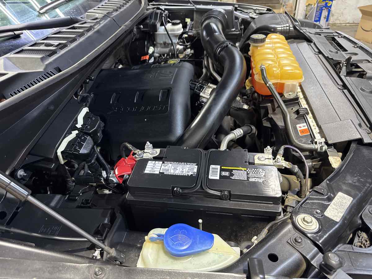 2016 Ford F-150 Platinum photo 27