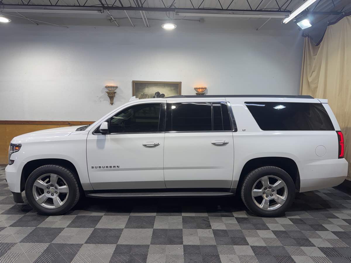 2016 Chevrolet Suburban LT photo 2