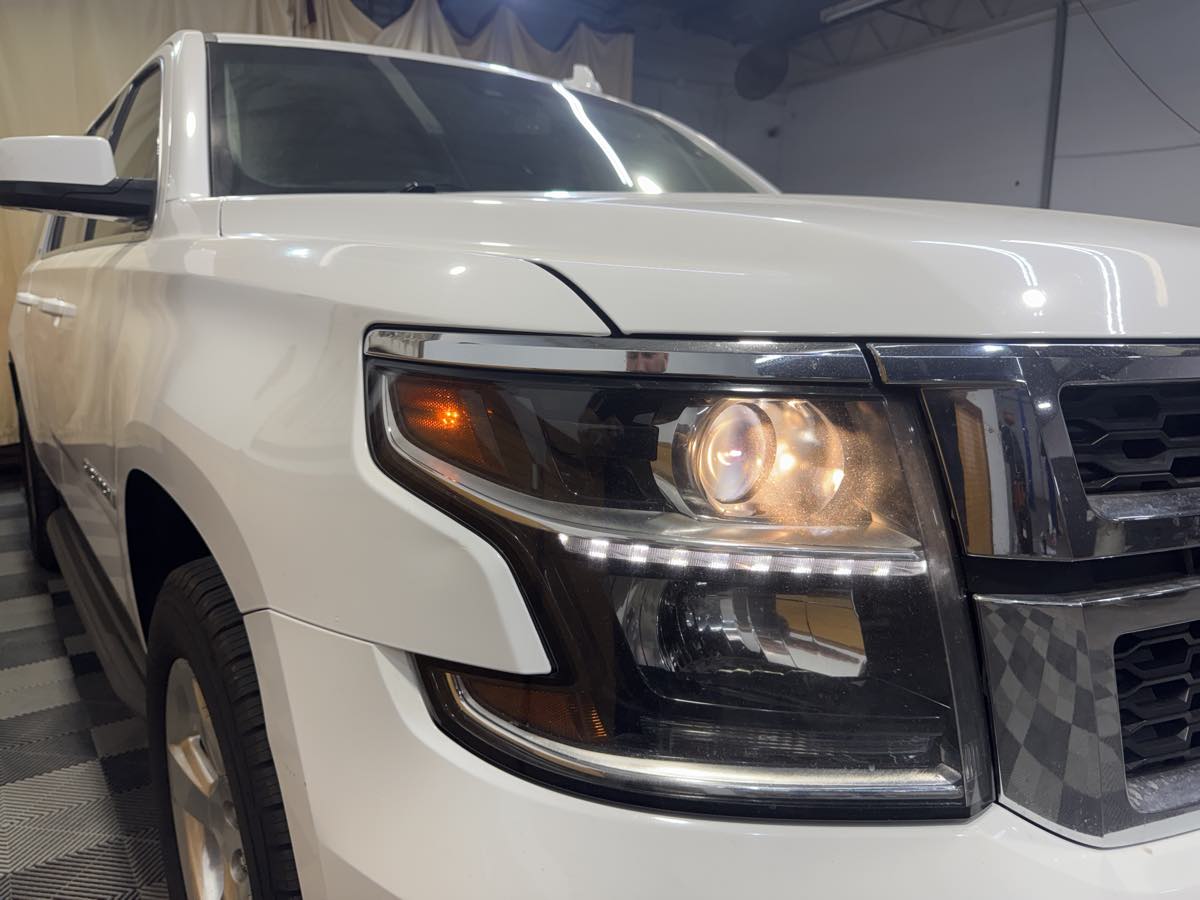 2016 Chevrolet Suburban LT photo 7