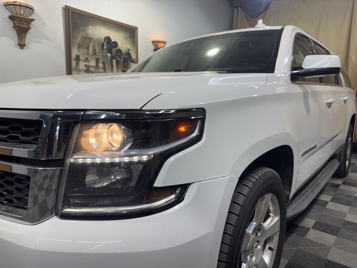 2016 Chevrolet Suburban LT photo 8