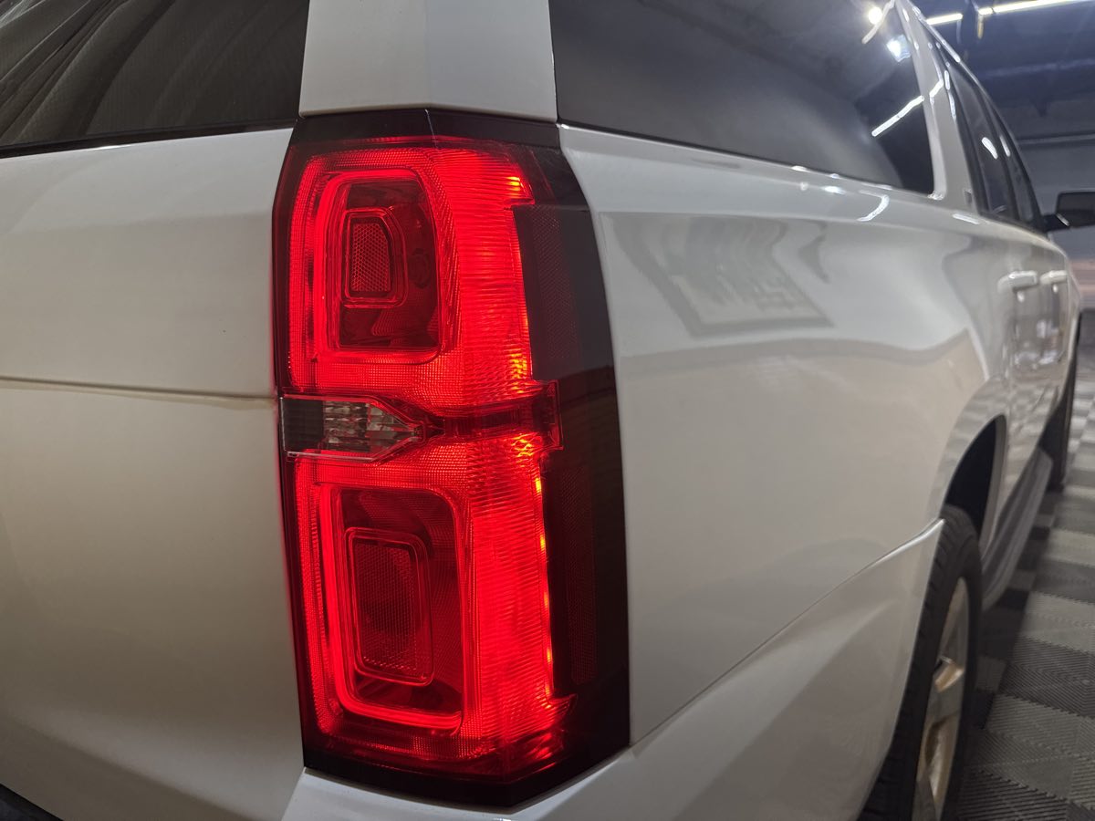 2016 Chevrolet Suburban LT photo 10