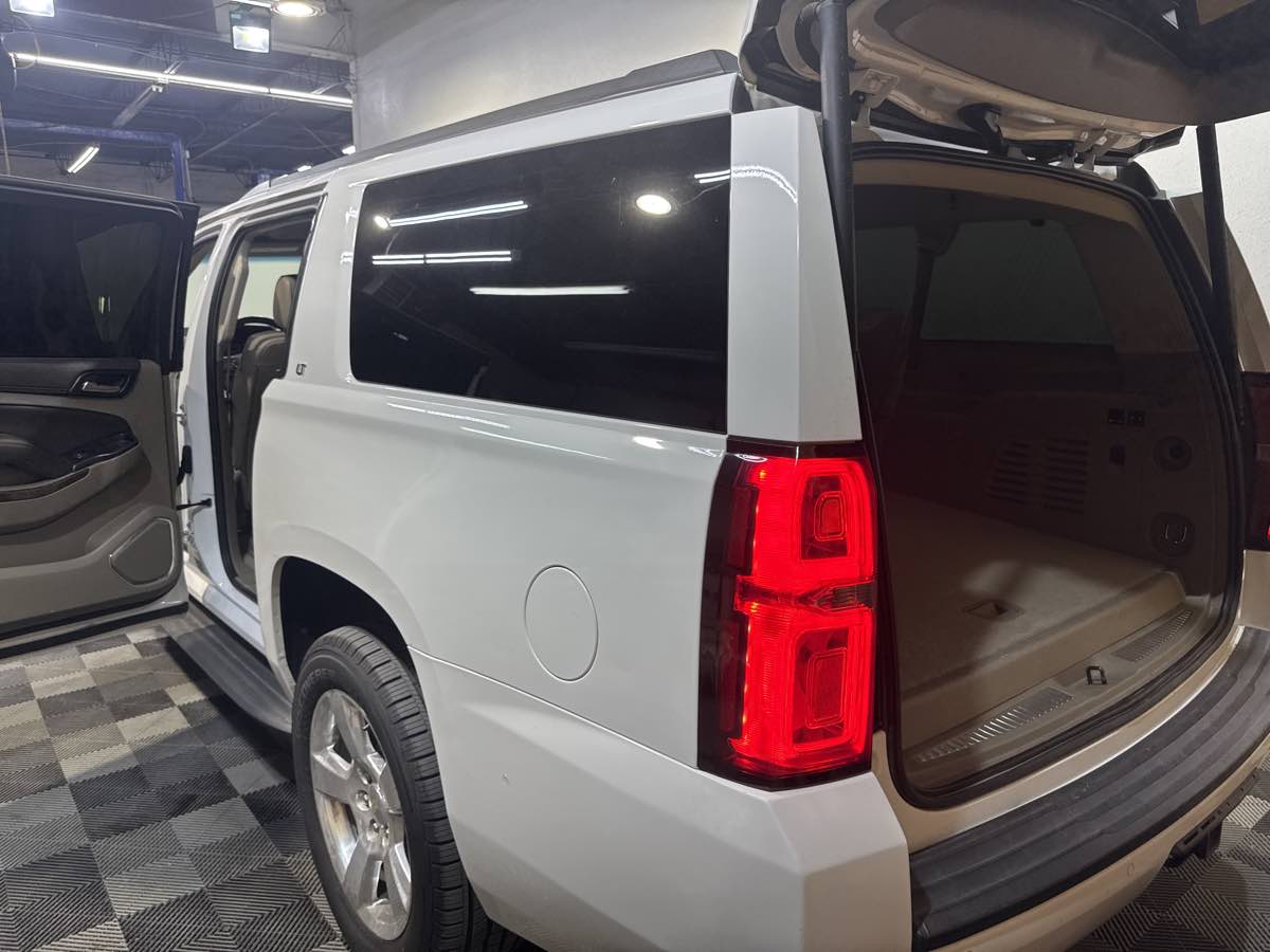2016 Chevrolet Suburban LT photo 13
