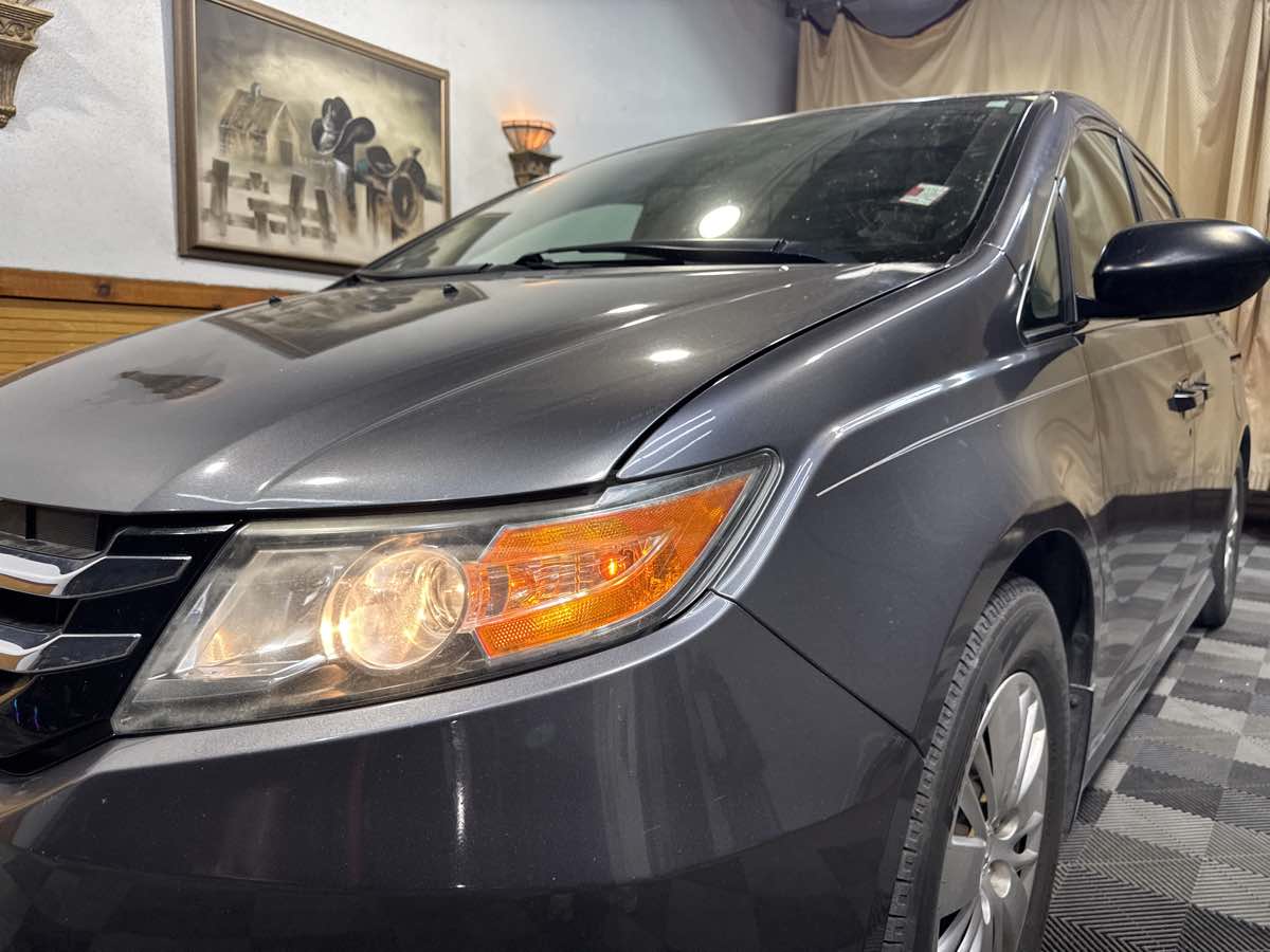 2016 Honda Odyssey LX photo 8