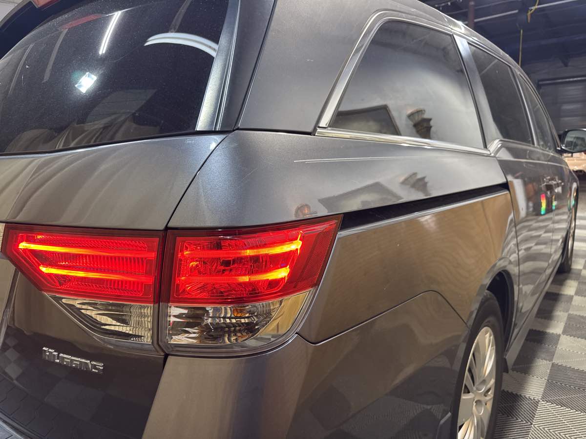 2016 Honda Odyssey LX photo 10