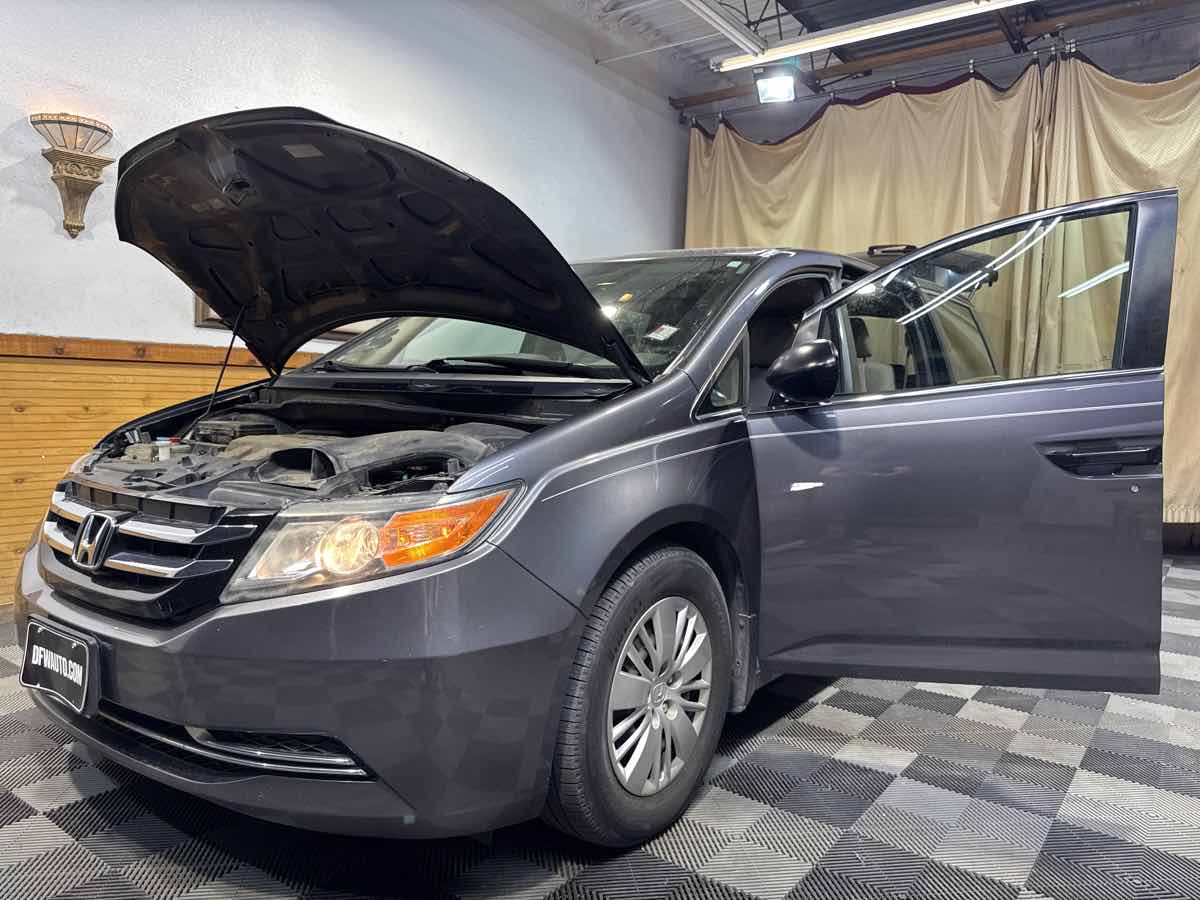 2016 Honda Odyssey LX photo 11