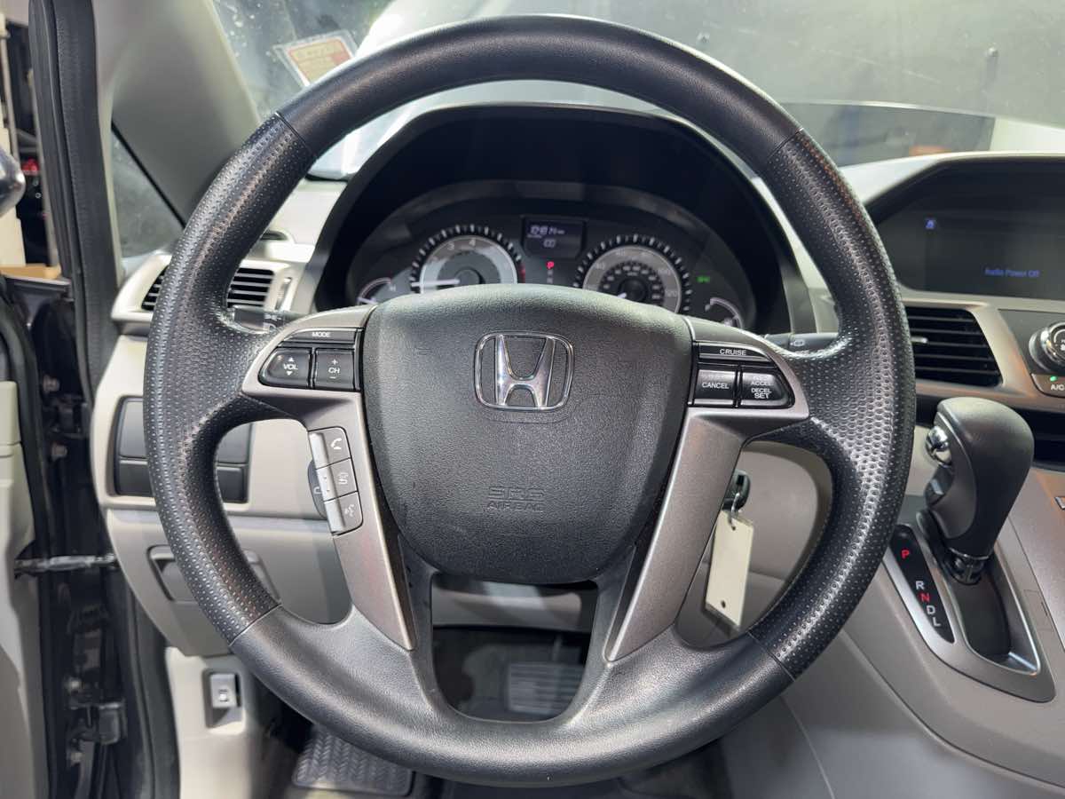 2016 Honda Odyssey LX photo 17