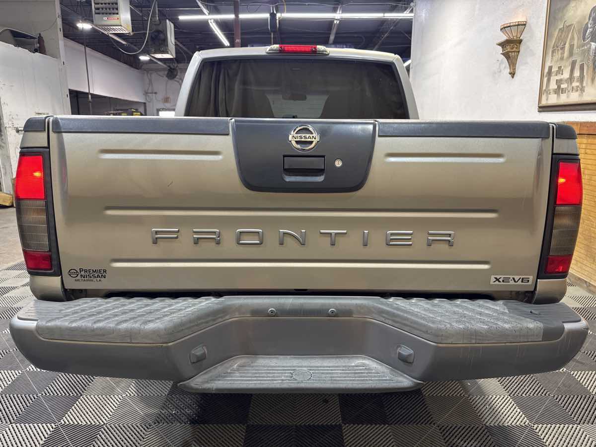 2003 Nissan Frontier XE photo 3