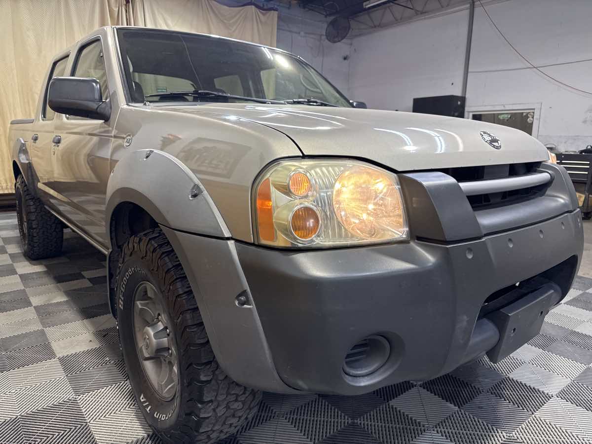 2003 Nissan Frontier XE photo 5