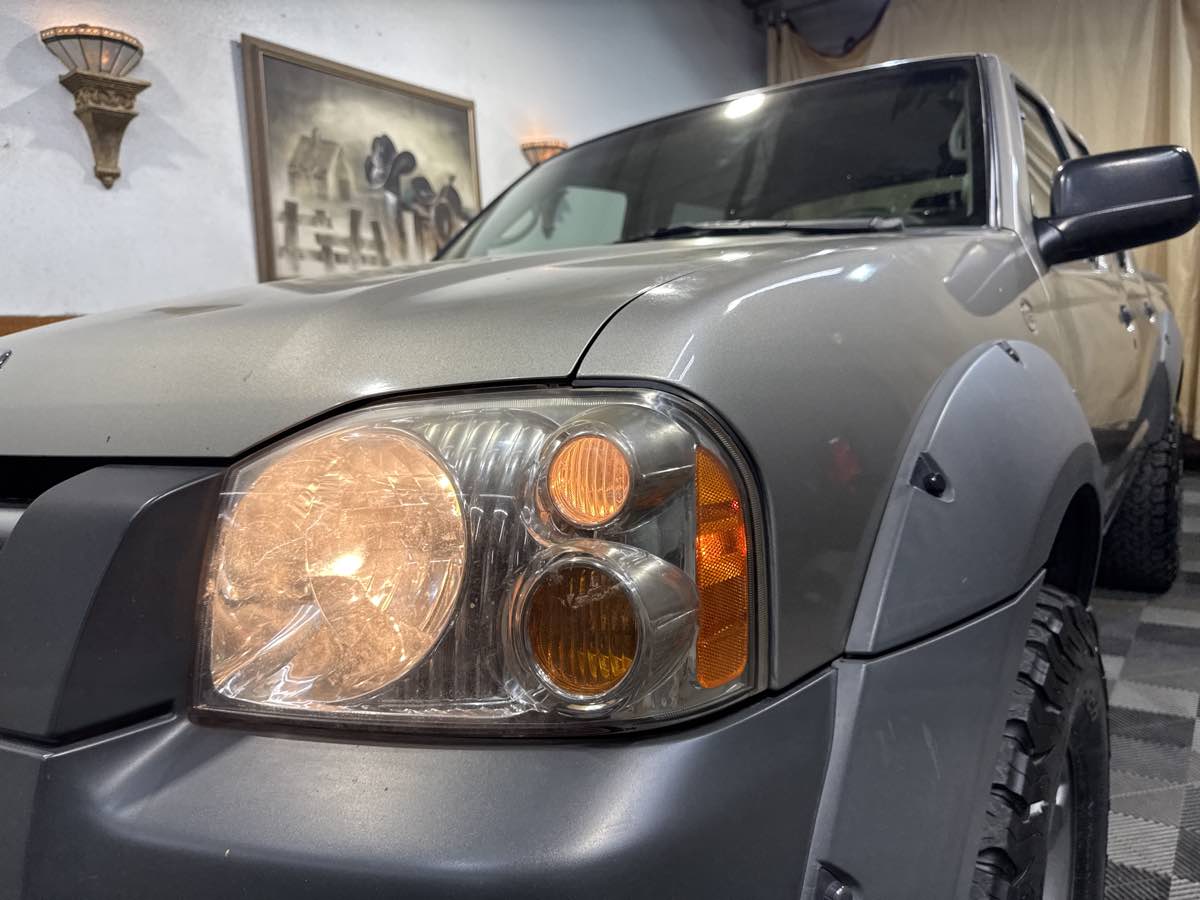 2003 Nissan Frontier XE photo 7