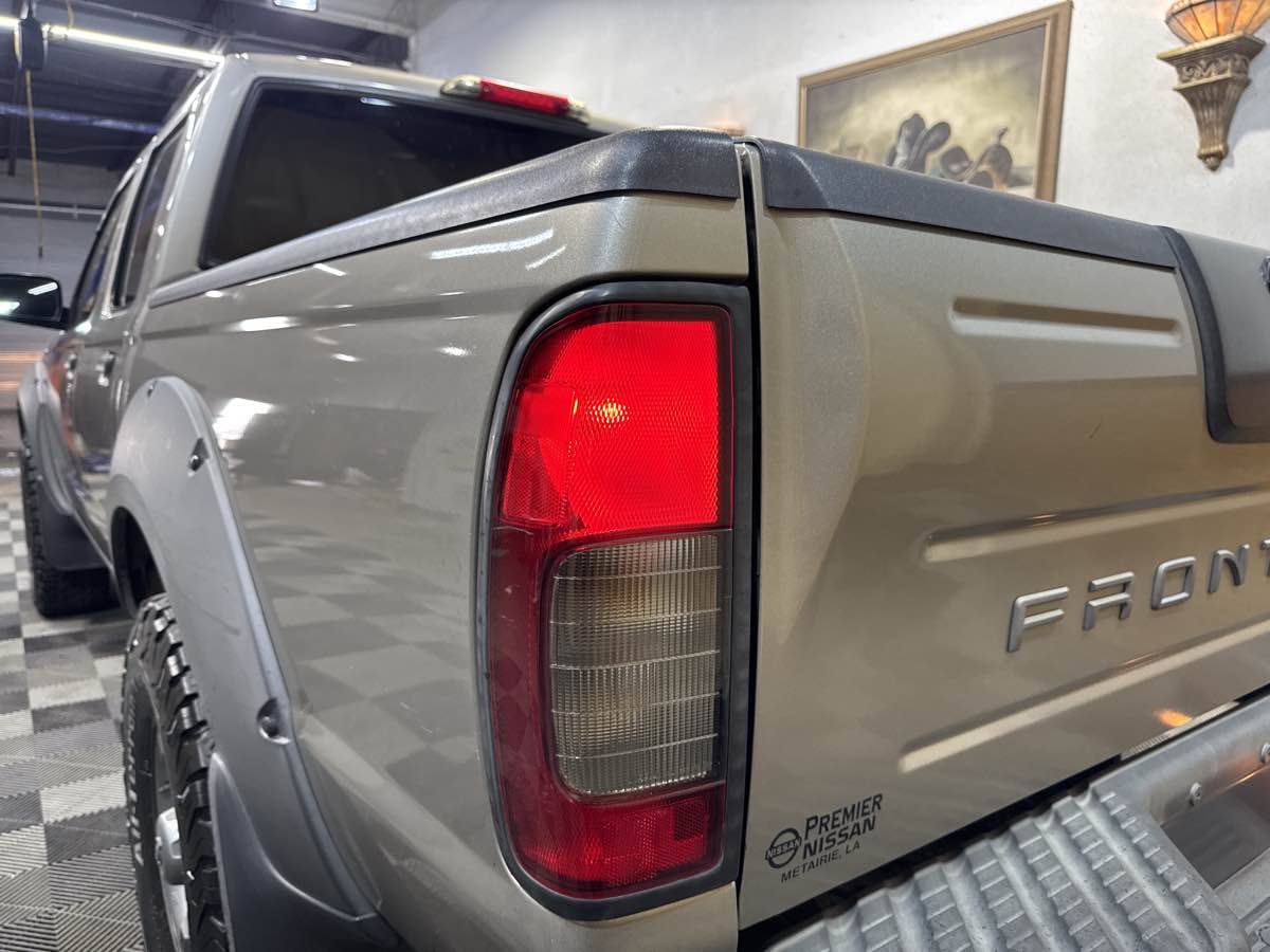 2003 Nissan Frontier XE photo 8