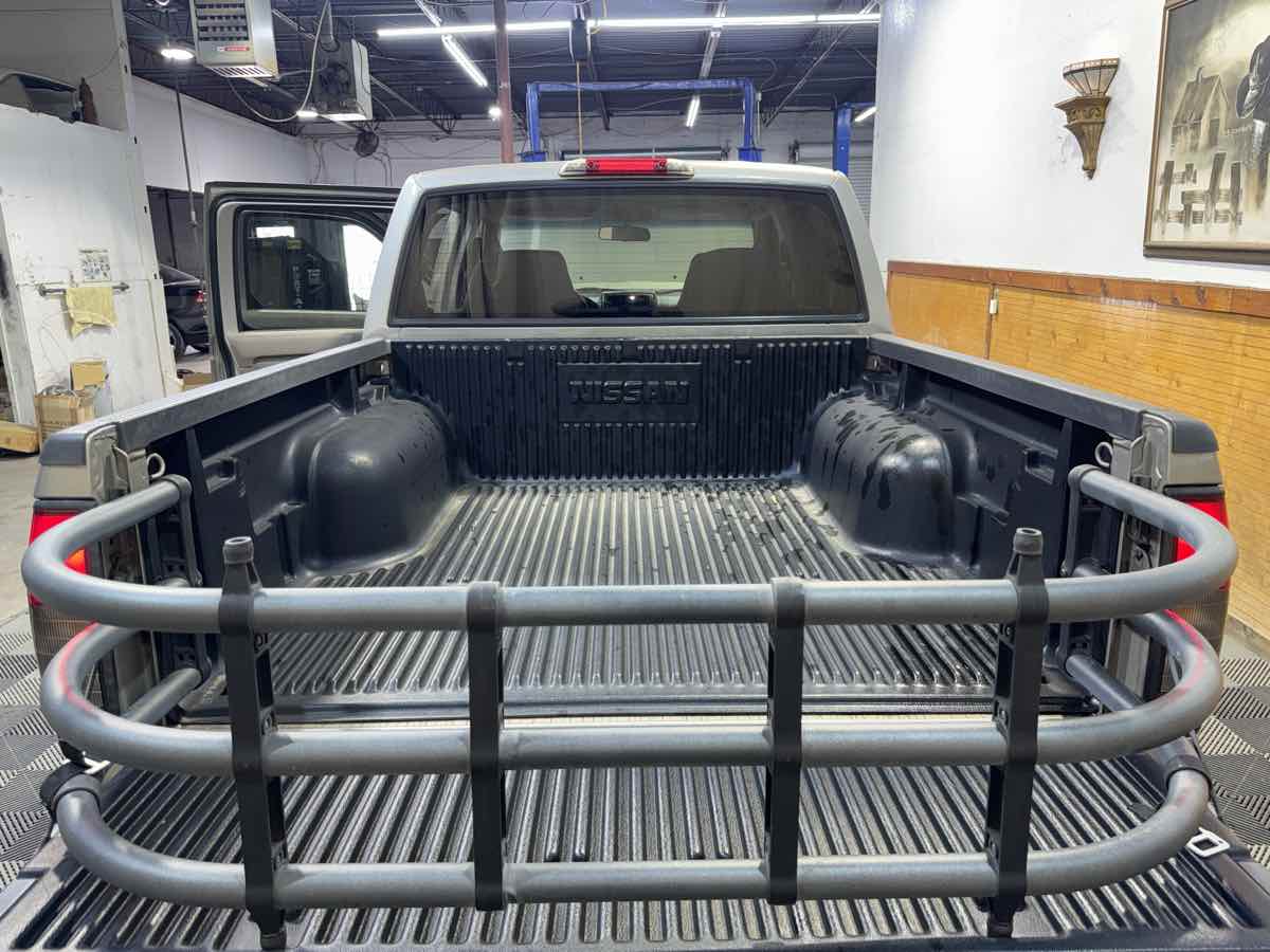 2003 Nissan Frontier XE photo 13