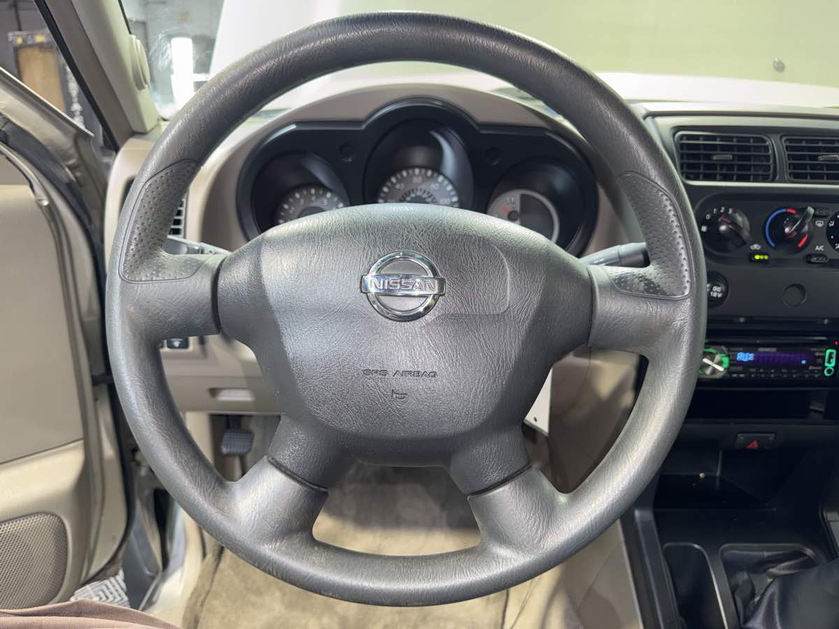 2003 Nissan Frontier XE photo 17