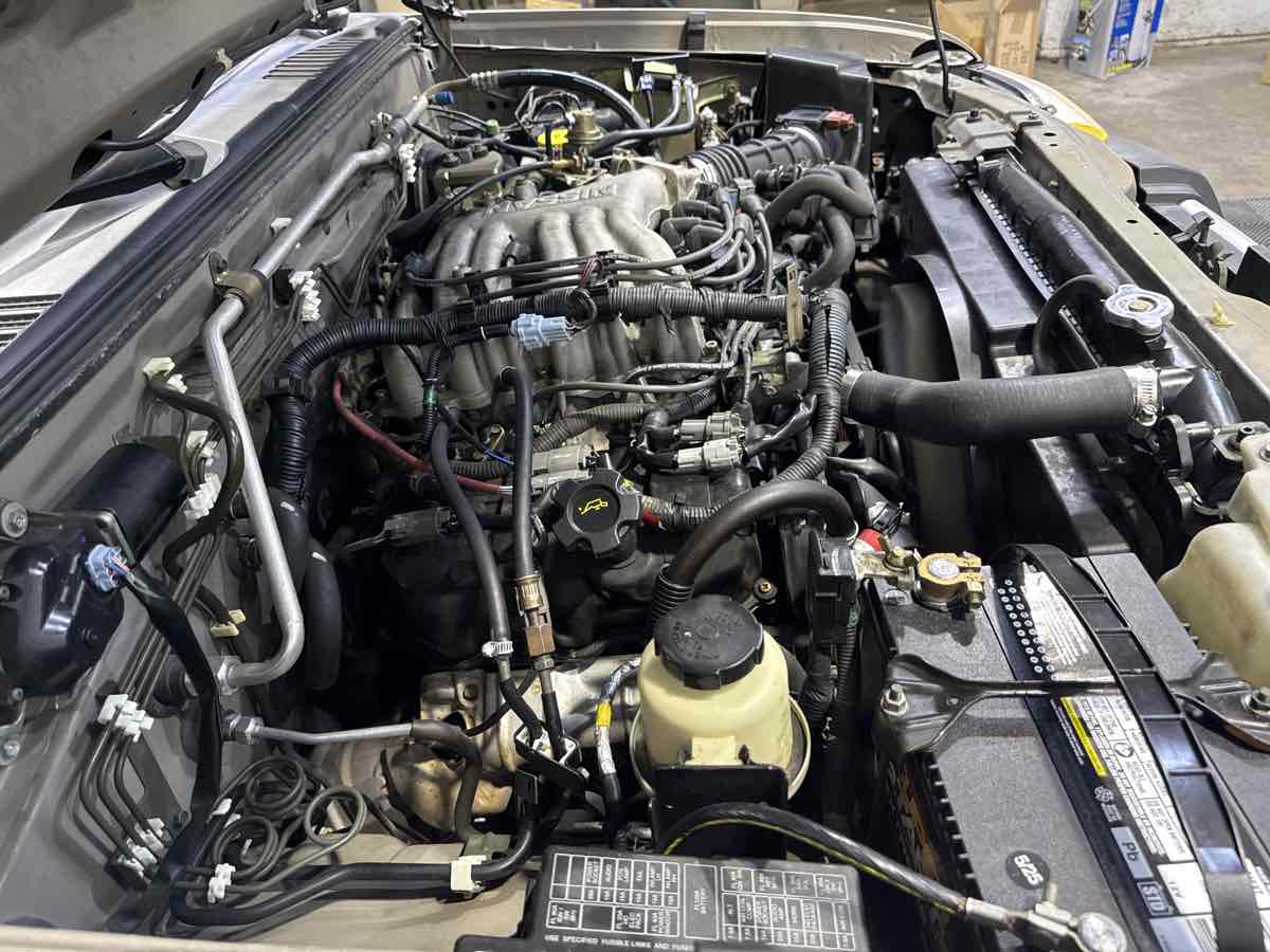 2003 Nissan Frontier XE photo 26