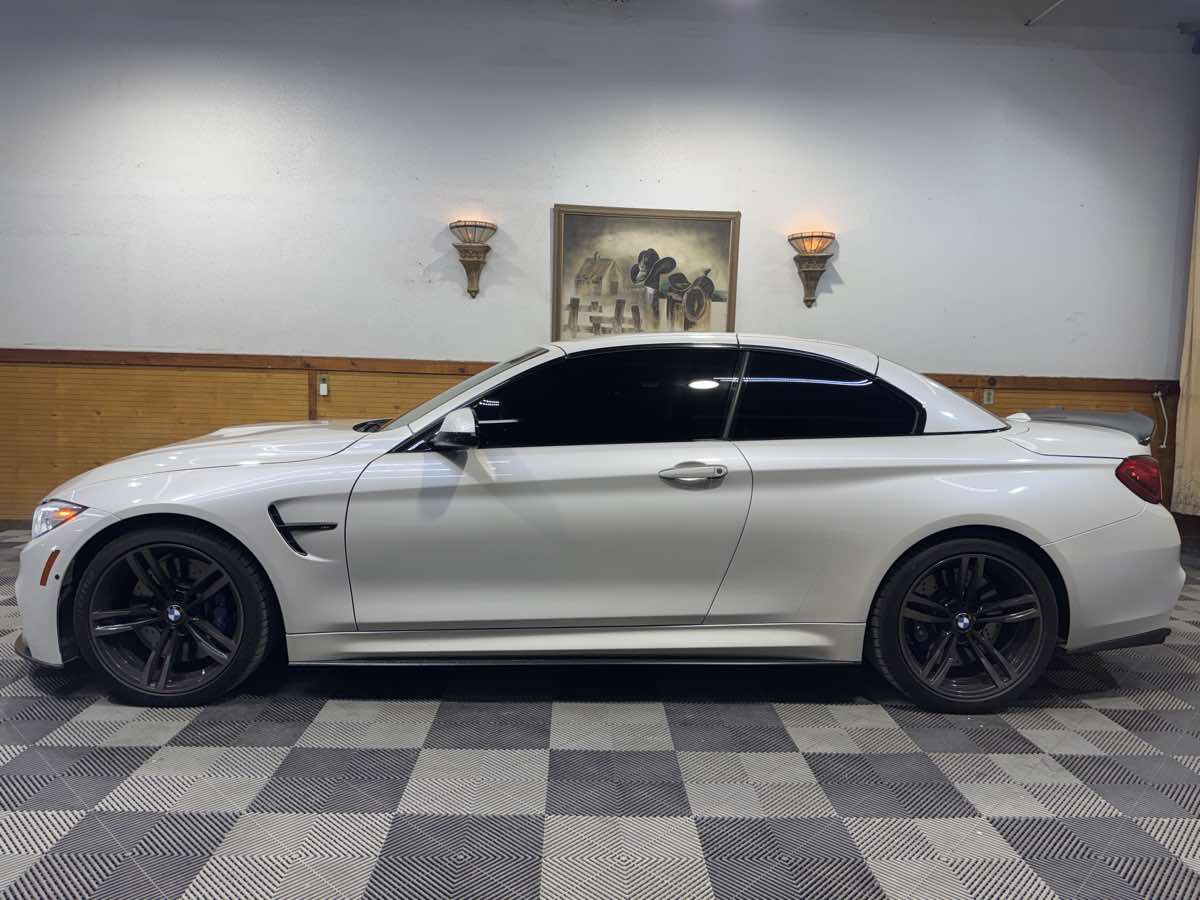 2015 Bmw M4 Convertible photo 2